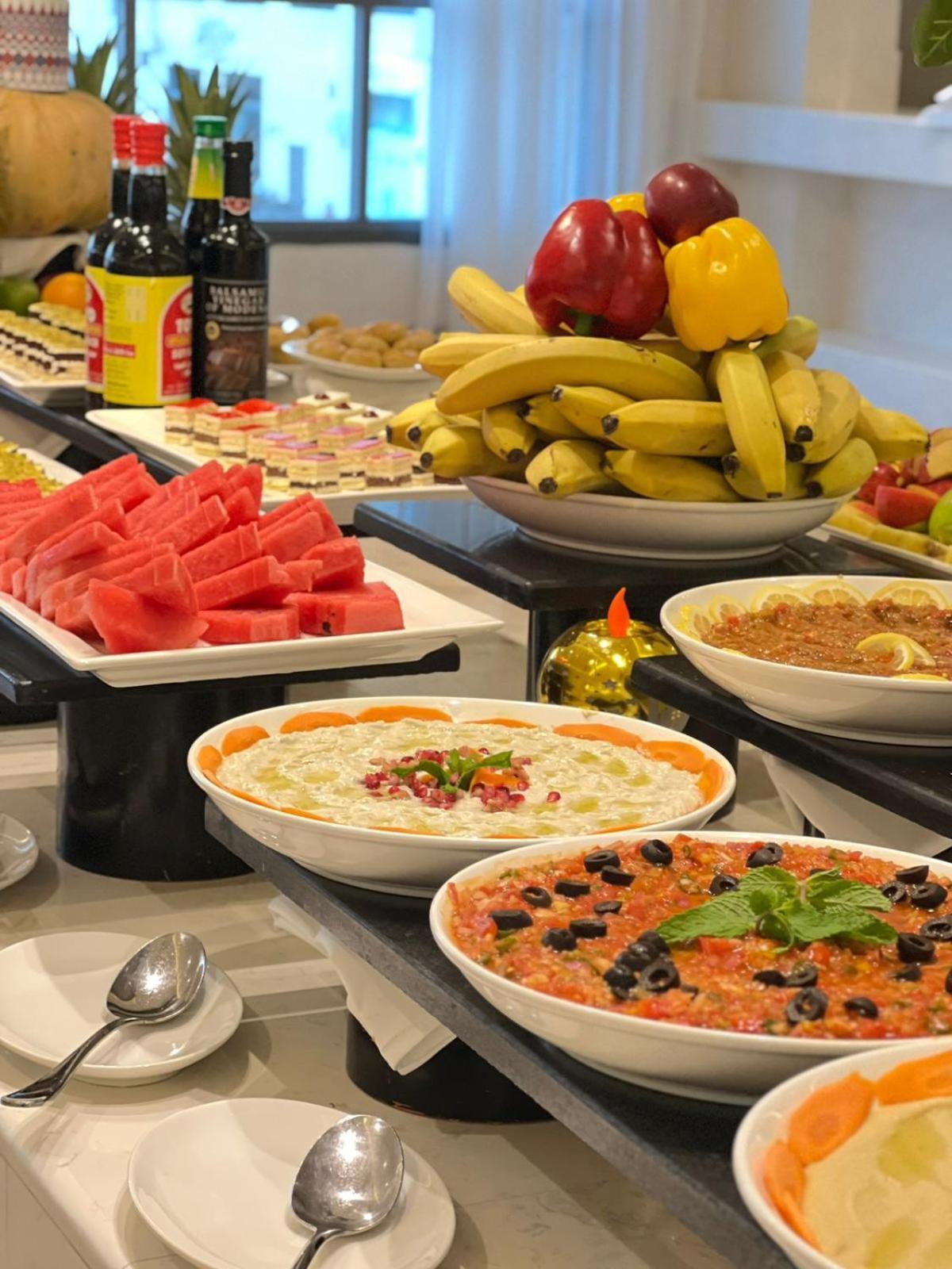 The Plaza Hotel & Resort Салалах Екстериор снимка