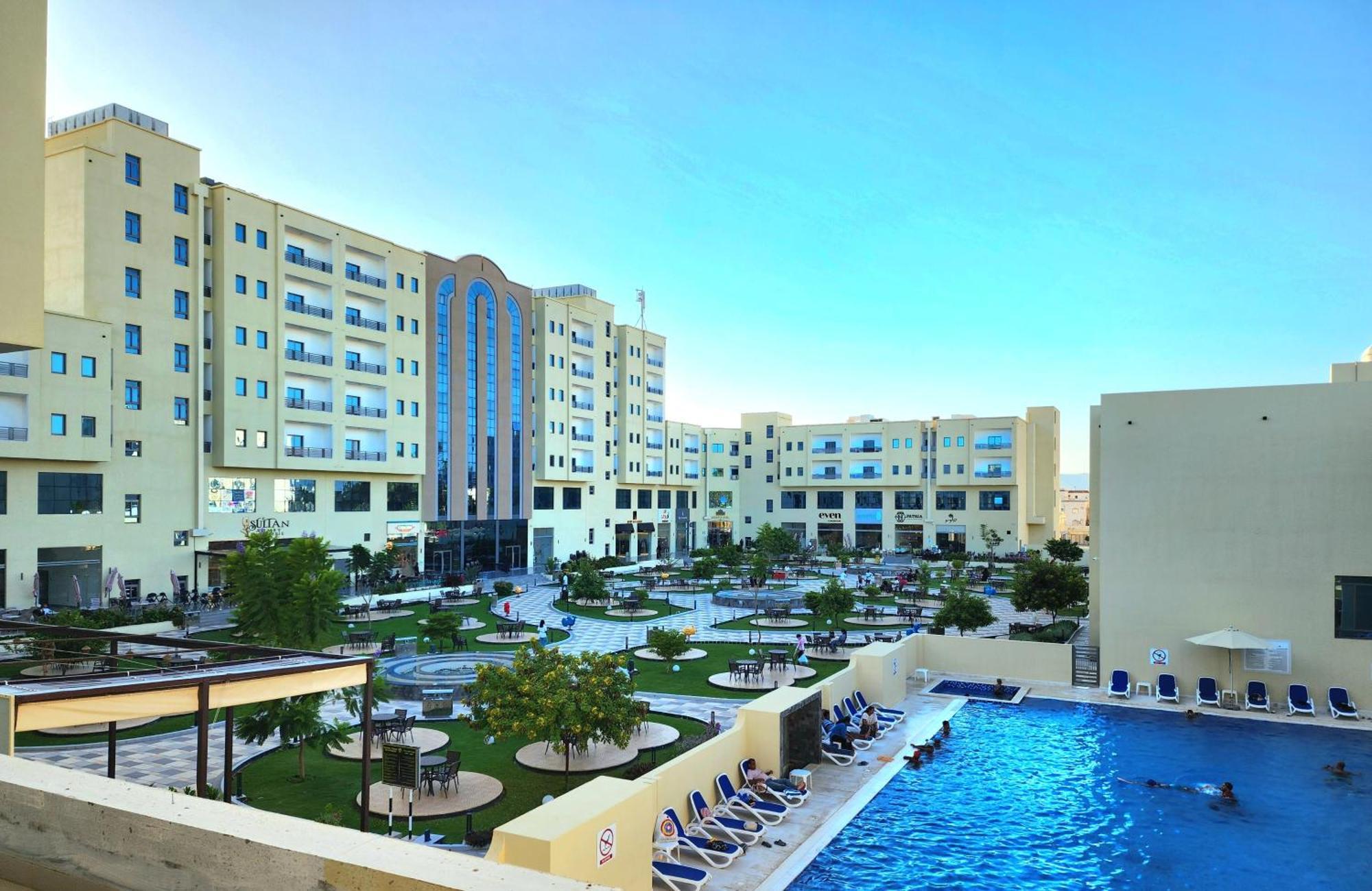 The Plaza Hotel & Resort Салалах Екстериор снимка